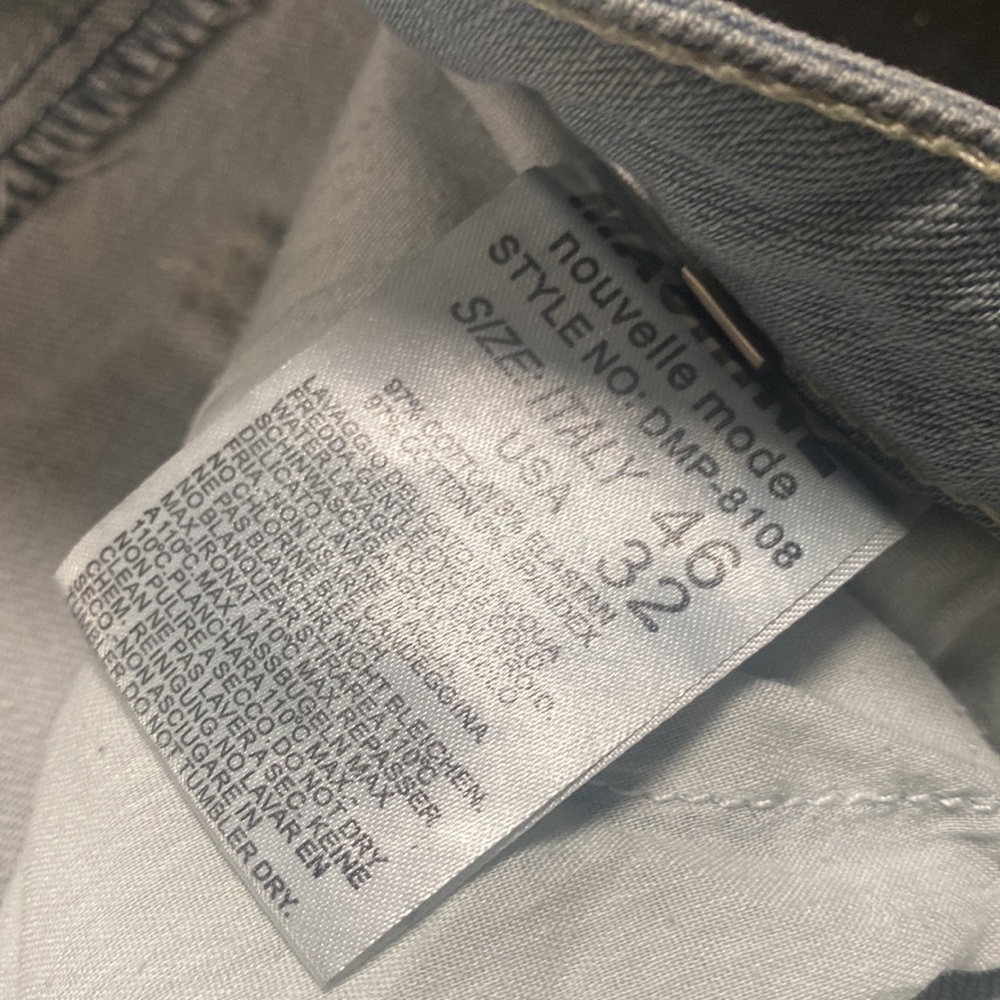 Distressed shorts 🩳 - Picture 5 of 9
